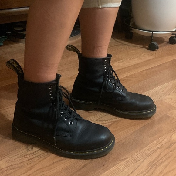 Dr Martens 1460 Black Soft Leather Boots | Sz M8 and W9 - Picture 7 of 7